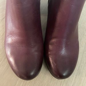 Dansko   Size 39 color burgundy